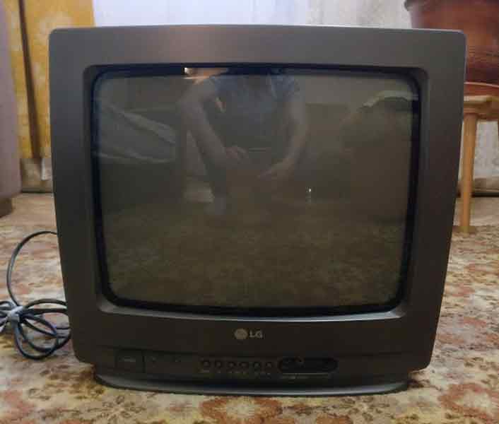 Телевизор lg старые модели. LG CF-14f90. Телевизор LG CF-14f90k. Телевизор LG CF-14f90k 14". Телевизор LG 14 f90k.