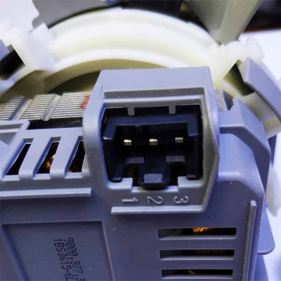 00654575 - разъем двигателя