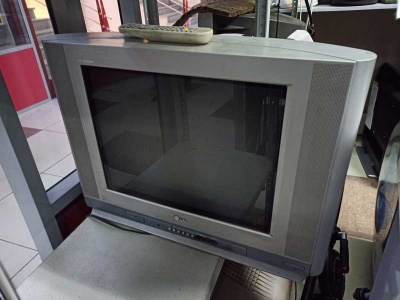 CRT-телевизор-LG-21FB5RG