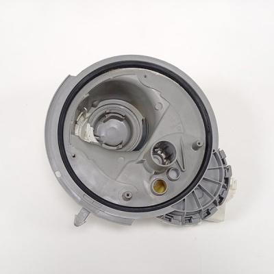 Поддон ПММ Bosch 9000850229 + распределитель потока. Вид спереди