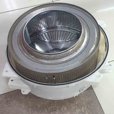 Задний полубак в сборе с барабаном стиральной машины Samsung F813J DC68-30054 (демонтаж с F813J DC68-30054 - разбитя подшипники, рванная манжета.)